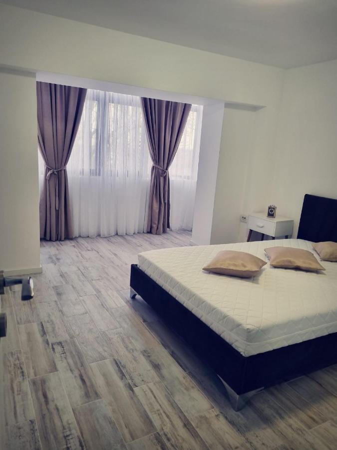 Luxurious Apartment With 3 Rooms And 2 Bathrooms In Corabia Εξωτερικό φωτογραφία