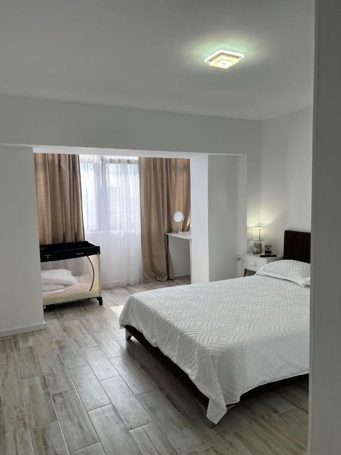 Luxurious Apartment With 3 Rooms And 2 Bathrooms In Corabia Εξωτερικό φωτογραφία
