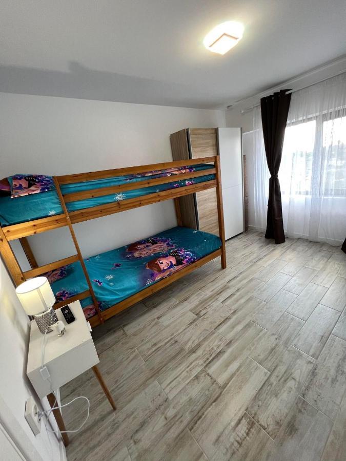 Luxurious Apartment With 3 Rooms And 2 Bathrooms In Corabia Εξωτερικό φωτογραφία