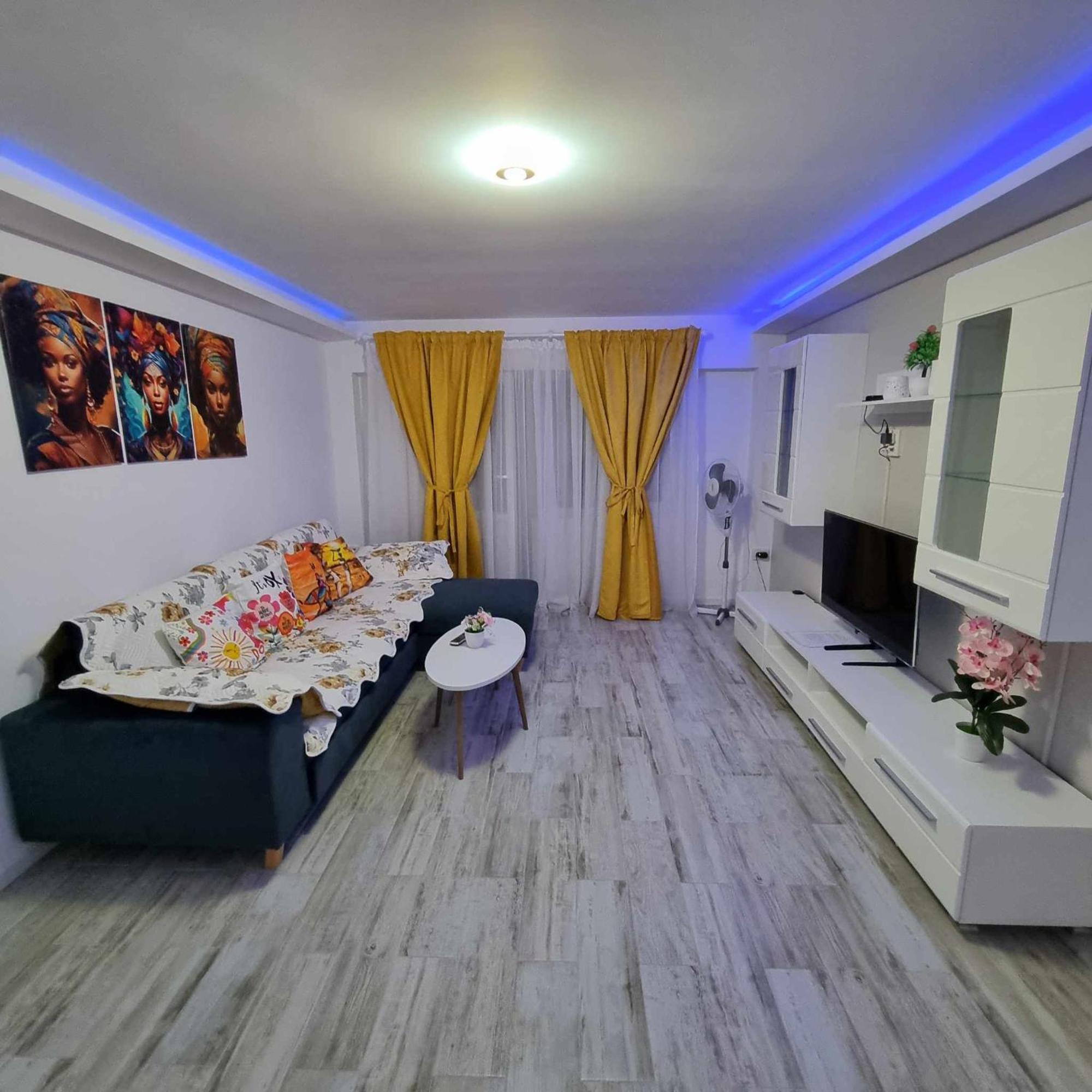 Luxurious Apartment With 3 Rooms And 2 Bathrooms In Corabia Εξωτερικό φωτογραφία