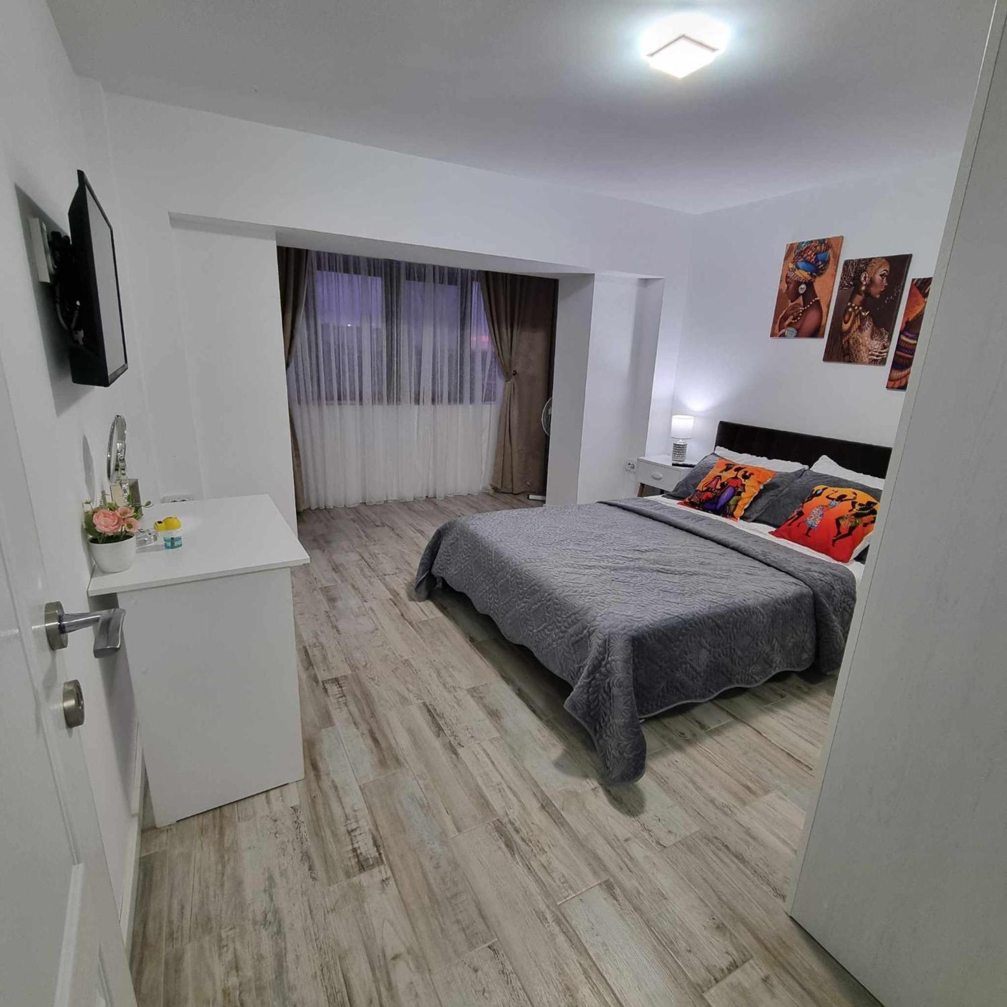 Luxurious Apartment With 3 Rooms And 2 Bathrooms In Corabia Εξωτερικό φωτογραφία